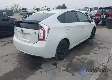 2014 Toyota Prius Three из США, поврежденный, VIN JTDKN3DU4E1763388